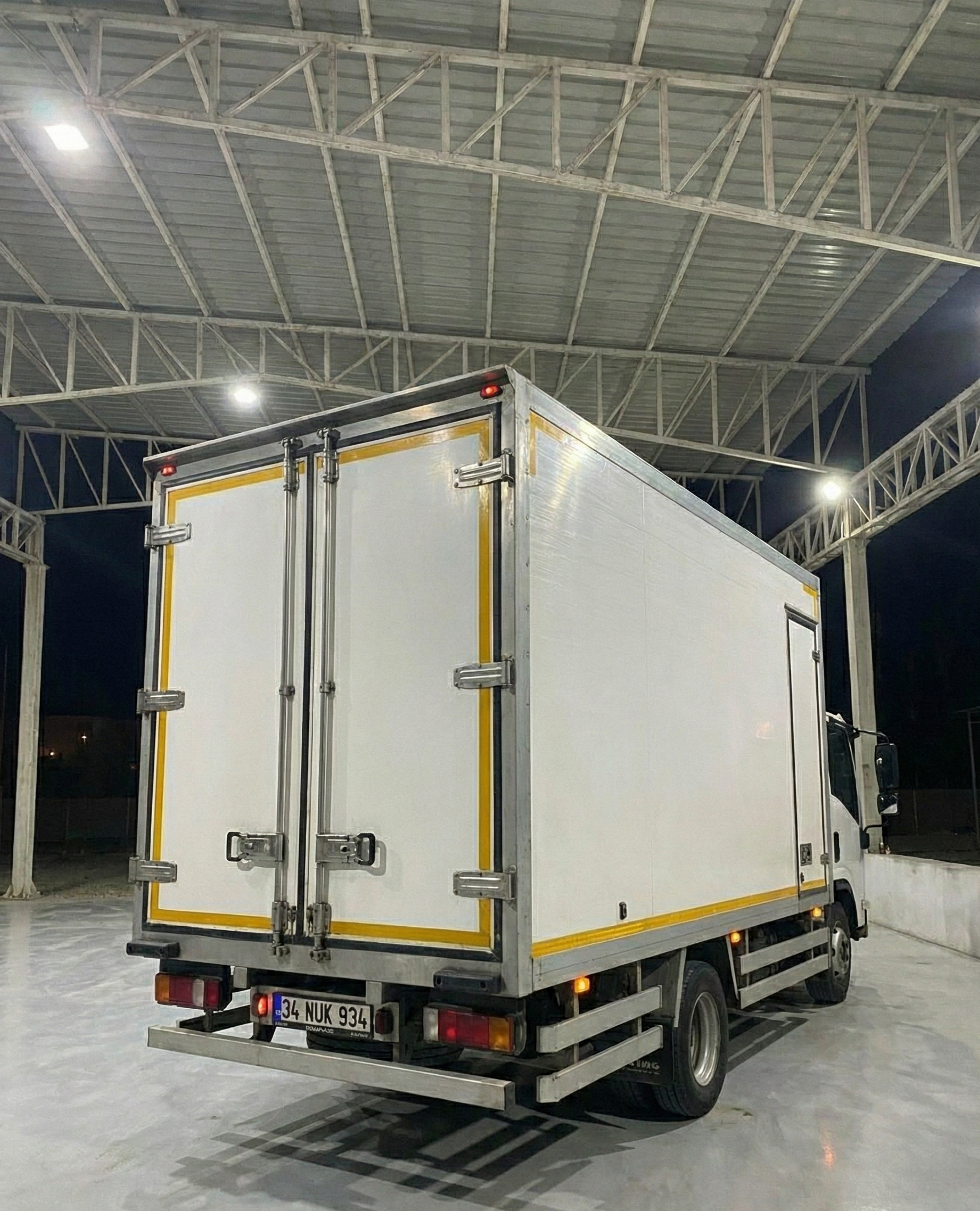 Isuzu NQR | Üstün Yalıtımlı Frigo Kasa